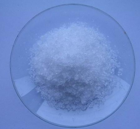 مونوهيدرات كبريتات الأمونيوم ((NH4) 2SO3 • H2O) - بلوري