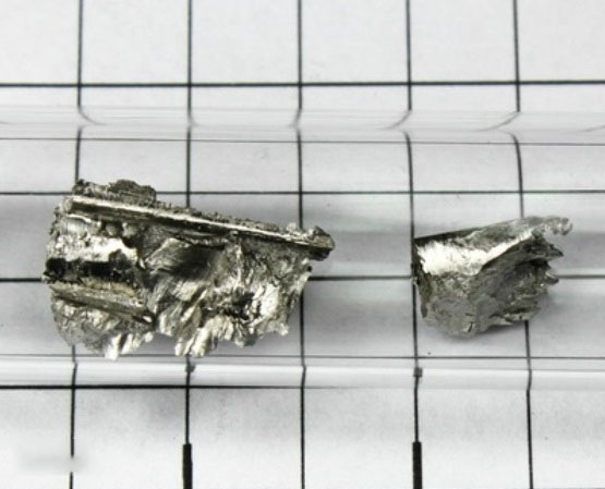 معدن النيوديميوم (Nd) - الكريات